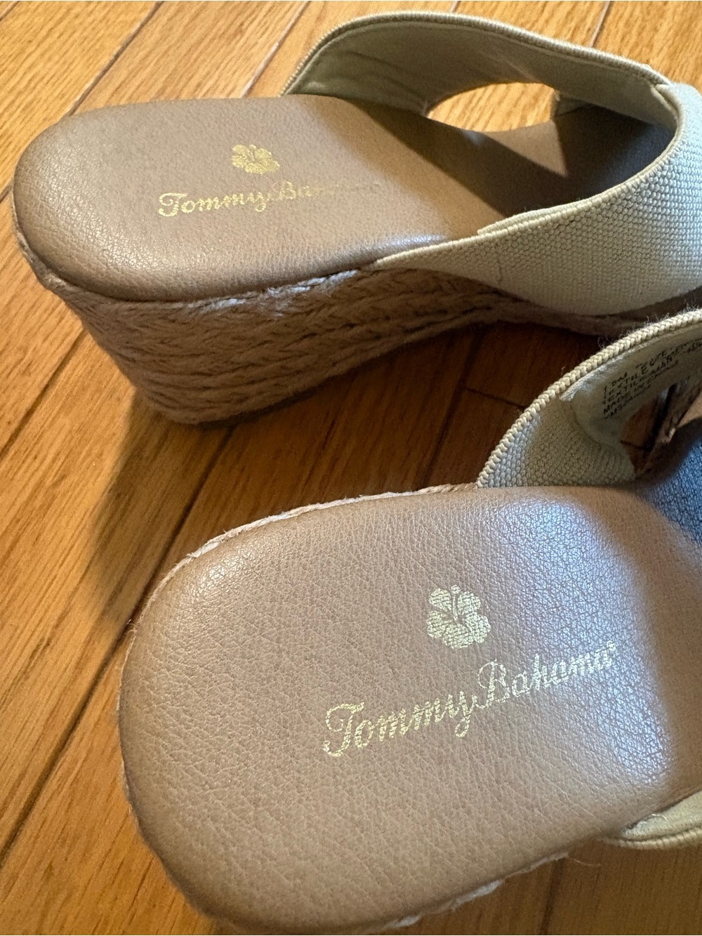 Tommy Bahama Light Beige Crossband Wedge Slides - Picture 7 of 11